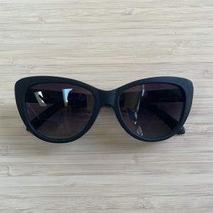 EUC Goodr Breakfast Run to Tiffany's sunglasses